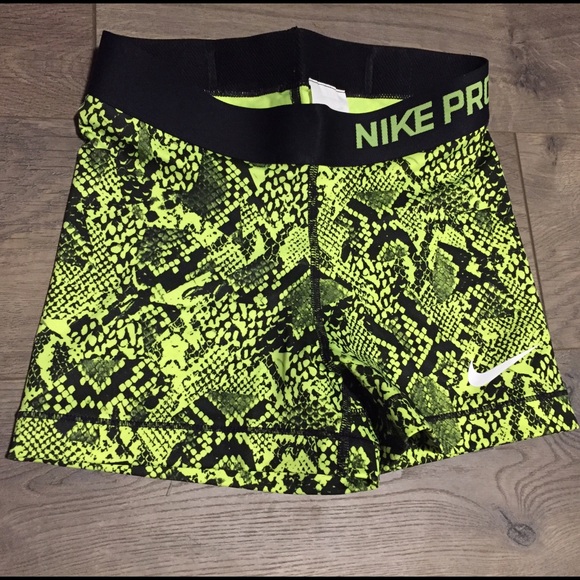 nike pro shorts printed
