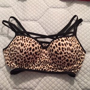 NWOT VS PINK fashion push-up sports bra