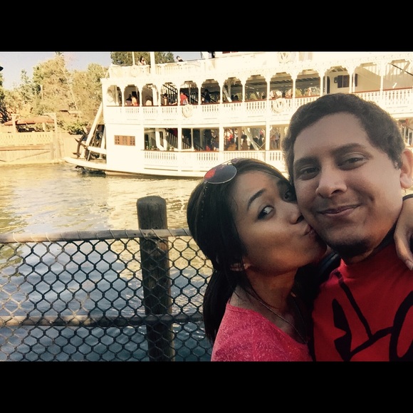 Meet your Posher, Prada - Picture 2 of 3