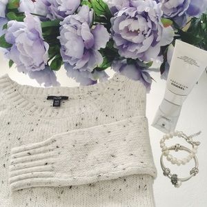 || SALE! || 🎉 Host Pick 🎉 || White Sweater ||