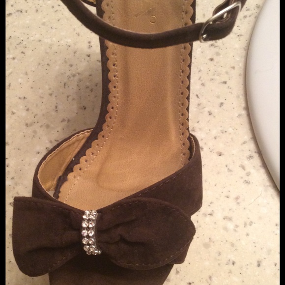 Evening Floral Wedges- Brown Velvet and Diamonds❤️ - Picture 3 of 4