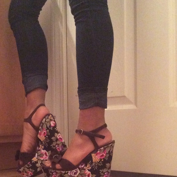 Evening Floral Wedges- Brown Velvet and Diamonds❤️ - Picture 4 of 4