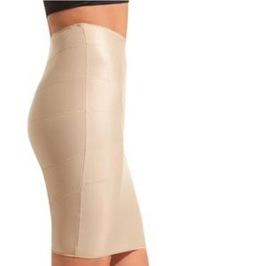 Celebrity Favorite! ❤️Must Have Slimming Half Slip