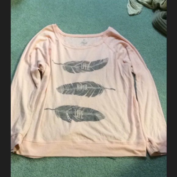American eagle shirt.
