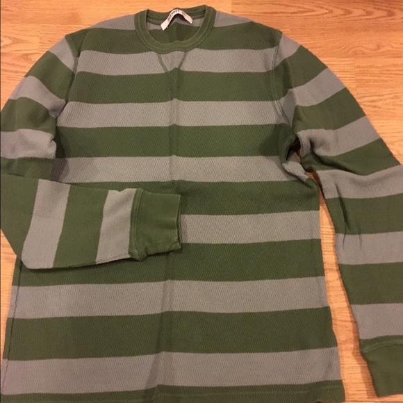 Men's long sleeve shirt.