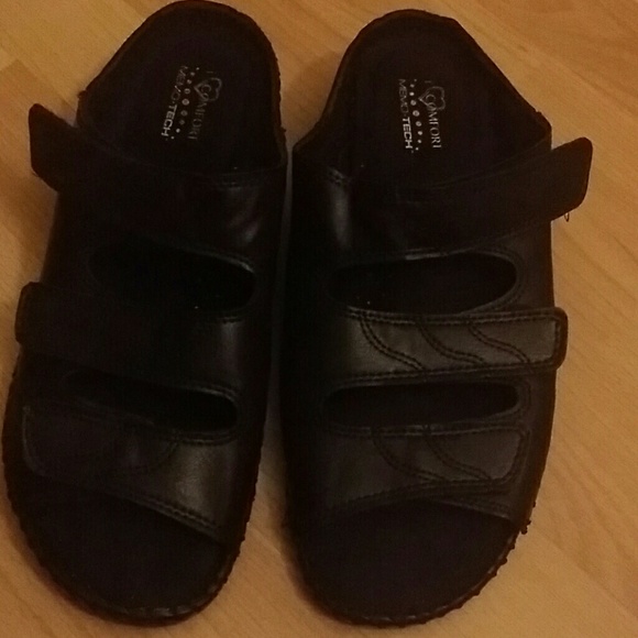 Sandals - Picture 1 of 2