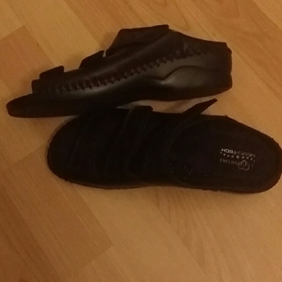 Sandals - Picture 2 of 2