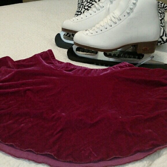 Figure skating skirt
