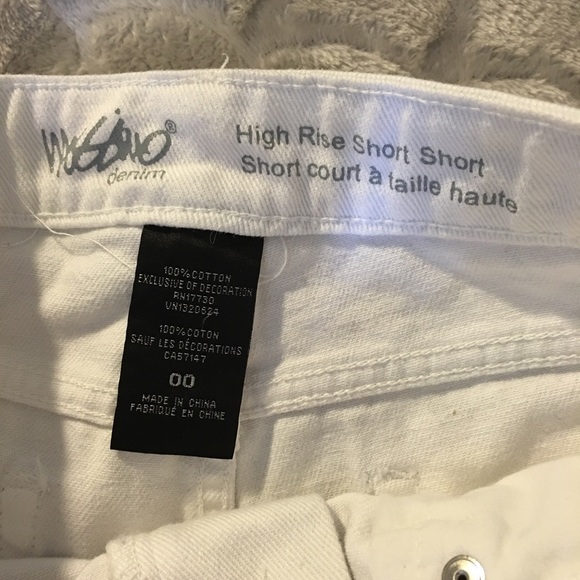 Adorable high rise shorts - Picture 2 of 2