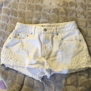 Adorable high rise shorts