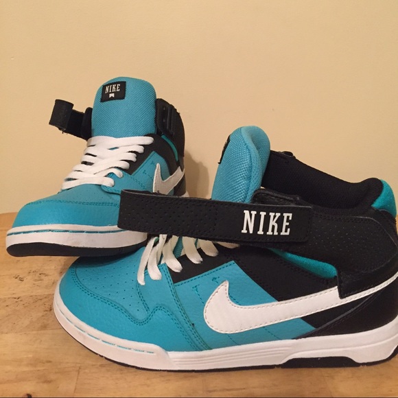 New Nike Mogan Mid 2 jr sneakers. Size:6