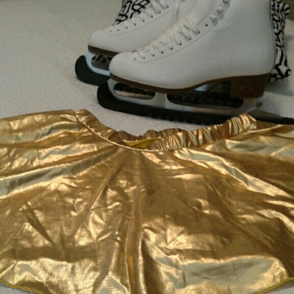 Figure skating skirt