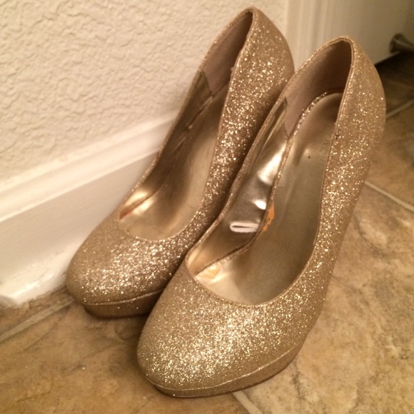 Gold Glitter Pumps
