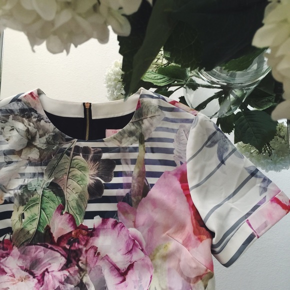 || Ted Baker Floral & Navy Playsuit ||