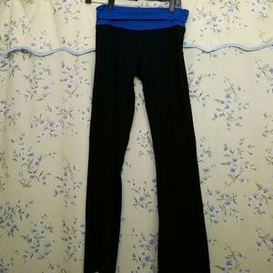 Black and blue yoga pants