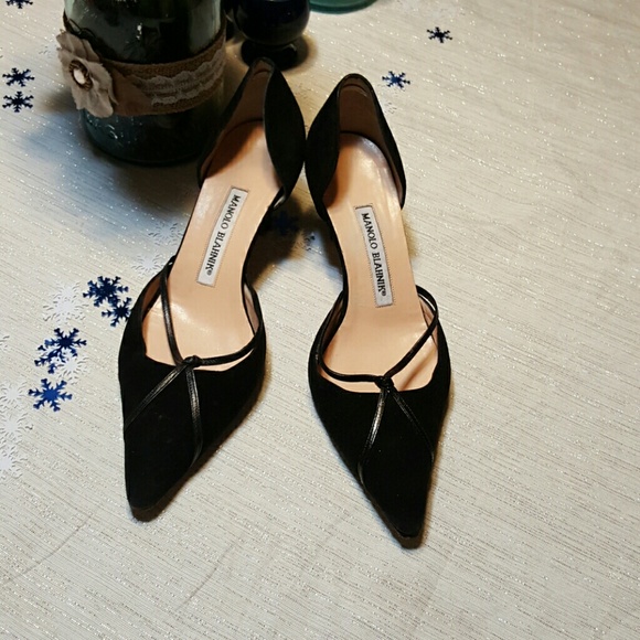 Manolo Blahnik Shoes - Manolo Blahnik Kitten Heel Pumps