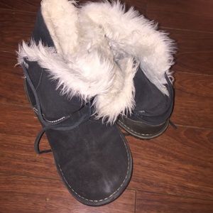 Short black sorels!!