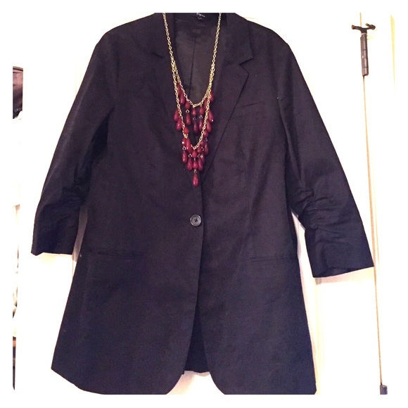 One button black blazer