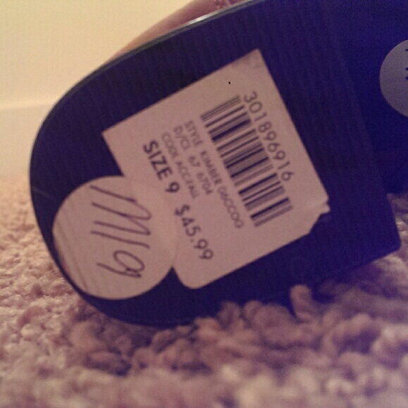 Brown leather bootie heels - Picture 3 of 3