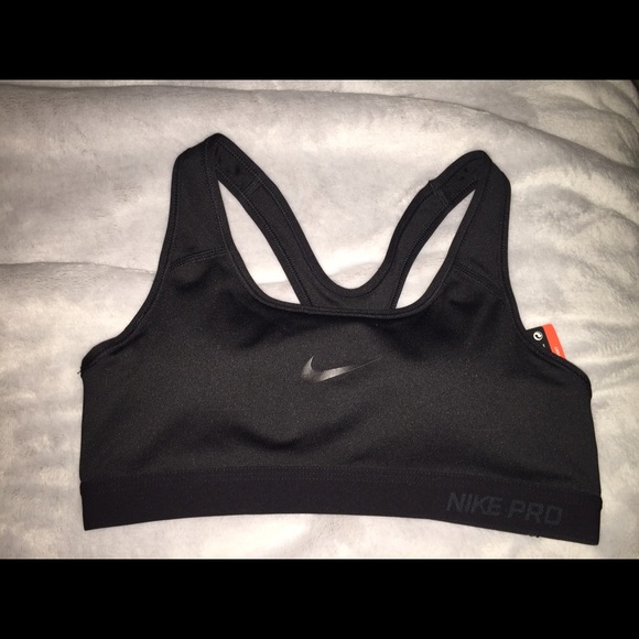 Nike sports bra - Picture 1 of 3