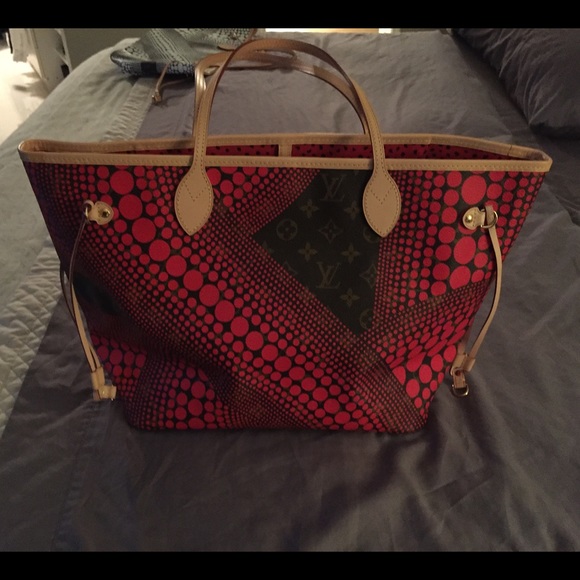 Louis Vuitton Handbags - HOLD Louis Vuitton specialty bag Neverfull