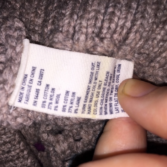 American Eagle Sweater - Picture 4 of 4