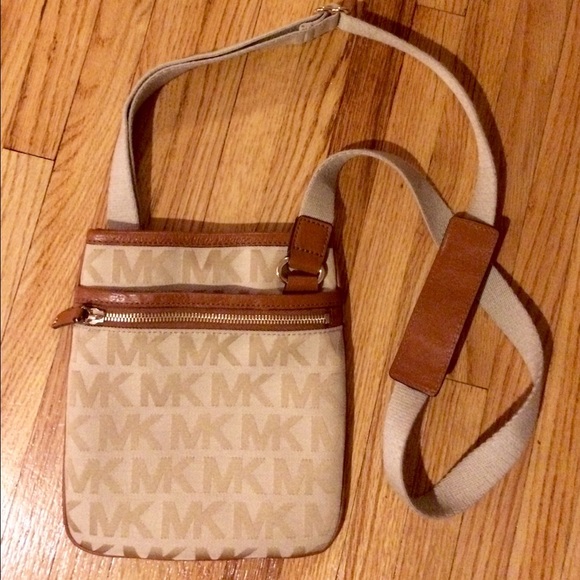 Michael KORS Crossbody Purse