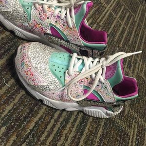 1 DAY SALE! Custom painted and studded Huaraches