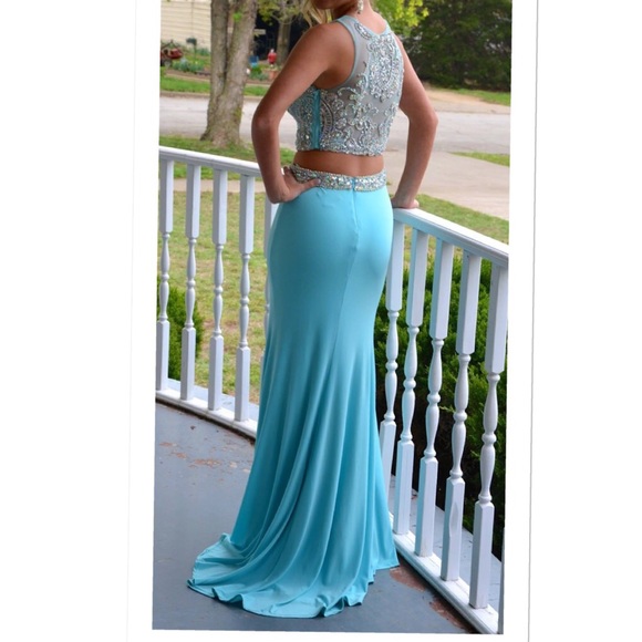 Prom dress - Picture 3 of 3