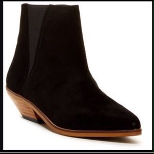 Trendy Black Suede Ankle Boots