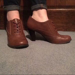Oxford Heels Size 8 Am. Eagle