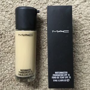 M.A.C. Matchmaster foundation spf 15 in Nc30