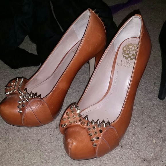 Tan and gold spiked heals
