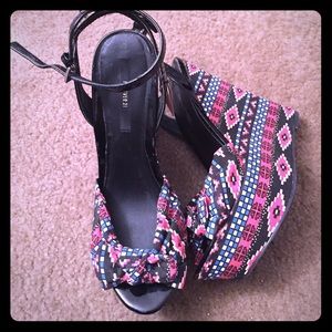 NWT! Aztec Print Wedges!