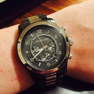 Authentic Michael Kors watch mk8182! Mint!