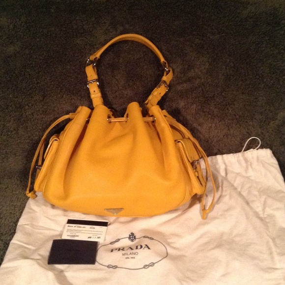 Prada shoulder bag soleil .. Daino life