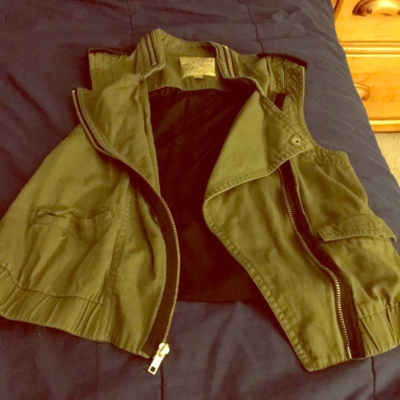 Army green vest