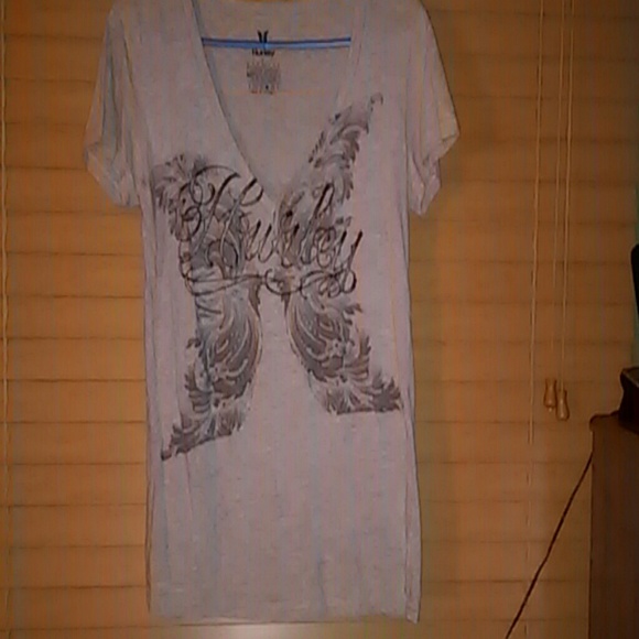 🌟MAKE AN OFFER🌟Hurley shirt