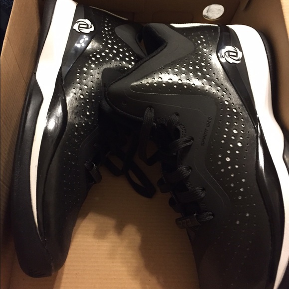 Adidas D-Rose Basketball shoe BRAND NEW