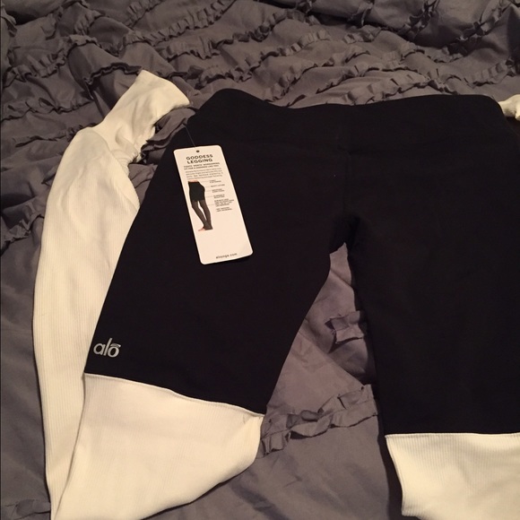 Alo Goddess Leggings!