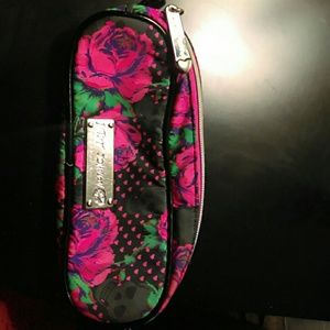 Makeup bag