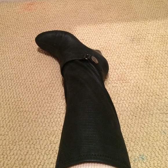 BCBG boots