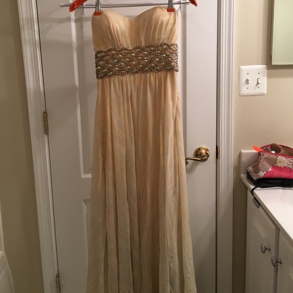 PROM DRESS - Picture 2 of 3