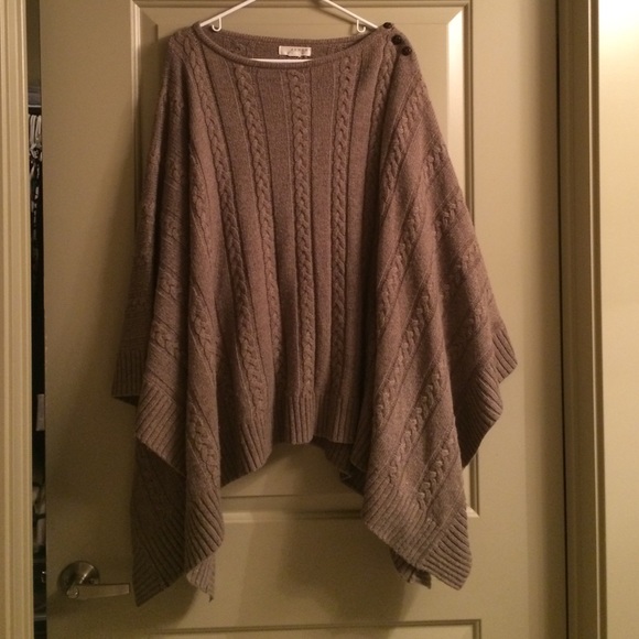 Kenar sweater poncho