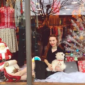 Meet your Posher, Leta