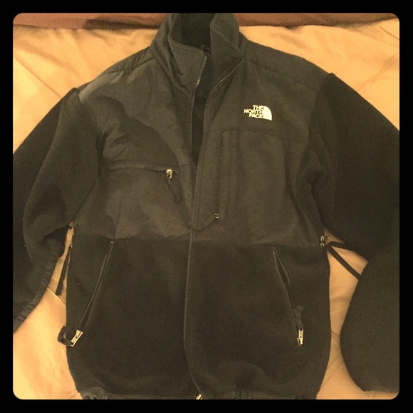 Men's black NORTH FACE Denali fleece. SZ Medium