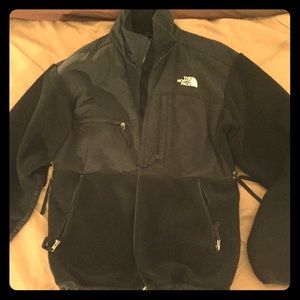 Men's black NORTH FACE Denali fleece. SZ Medium