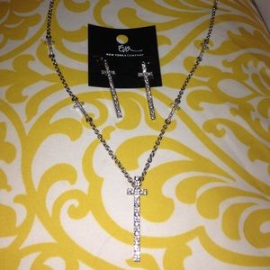 👉🏾Price Drop👈🏾 Rhinestone Necklace/Earring Set