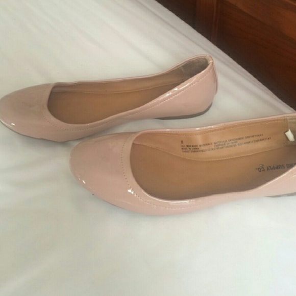 Nude flats