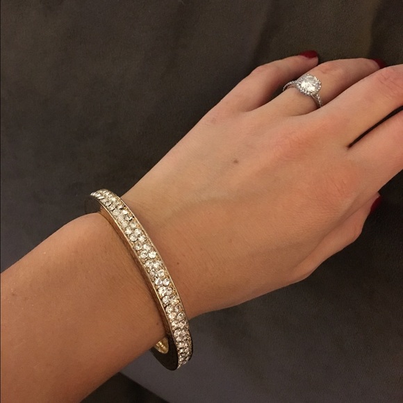 Gold rhinestone bangle - Picture 2 of 3